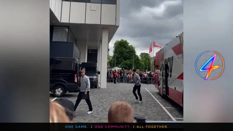 PSV Players Bus Greeted by Fans with 'You Don't Have to Win' Message