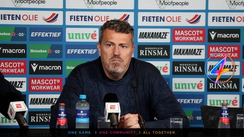 Oscar Garcia vows to stay and chase Ajax title