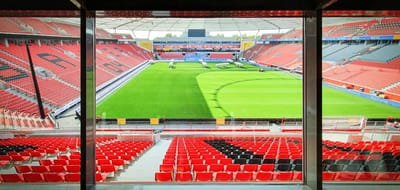 Leverkusen eye new coach as Dumfries cleared by Real
