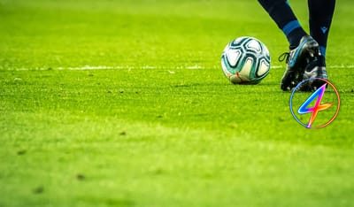 Willem II Reach Playoff Final as Twigt Injured by Hard Tackle