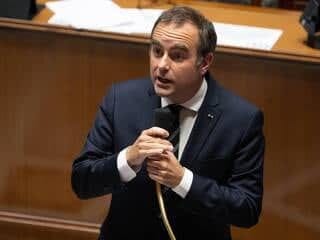 Le Premier ministre Lecornu présentera un nouveau dispositif d'aide carburant en juin