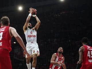 Élie Okobo wins Elite MVP award