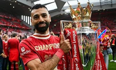 Mohamed Salah saluta Anfield domenica